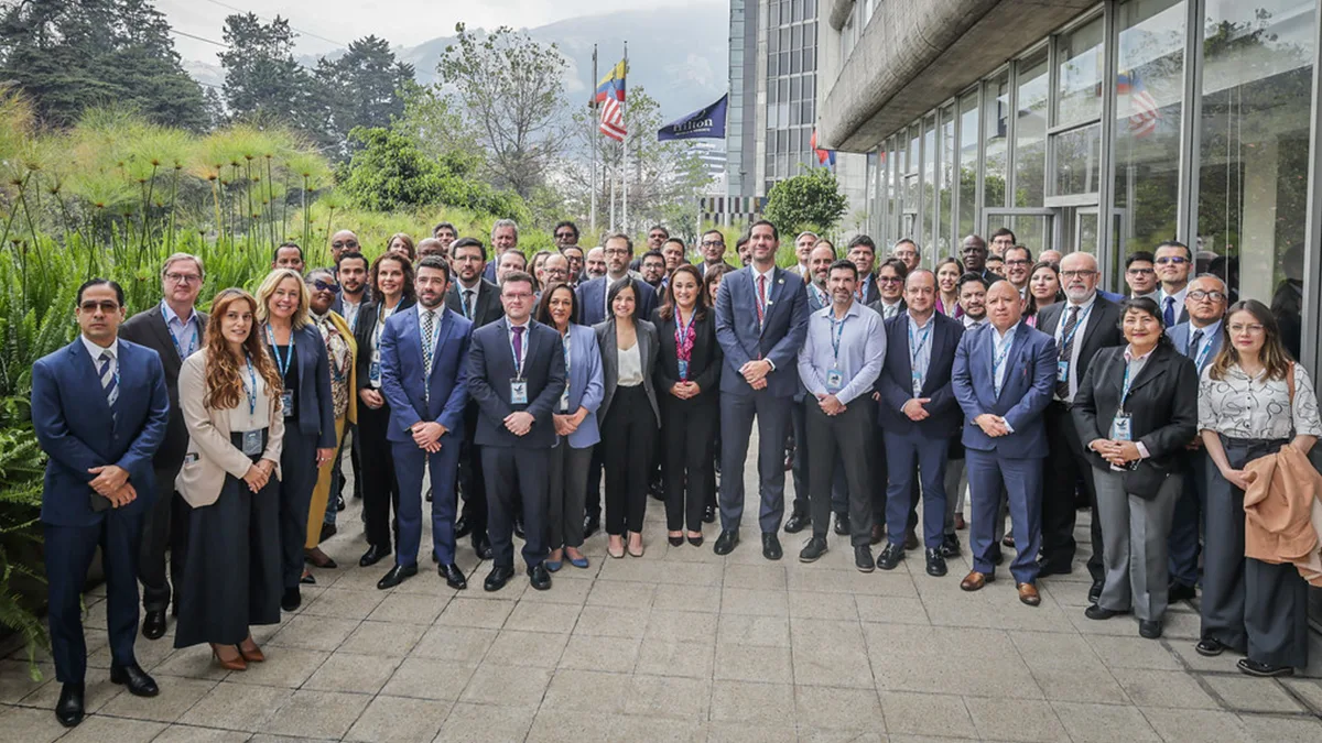 Líderes de América Latina y el Caribe debaten el futuro del transporte sostenible en Quito