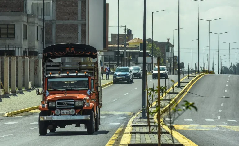 En Riobamba se apertura la Avenida Leonidas Proaño que beneficiará a más de 125 mil habitantes