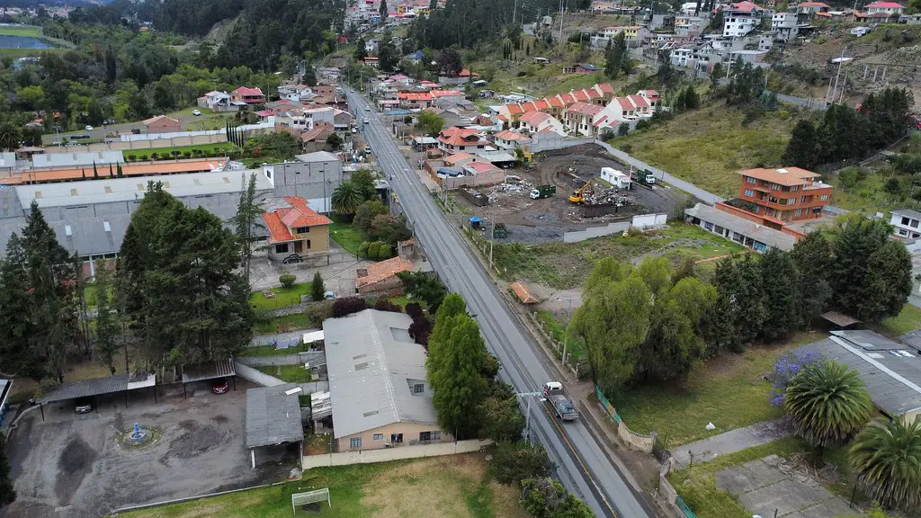 Entregan proyectos viales en Azuay con Inversión de más de 4 millones de dólares