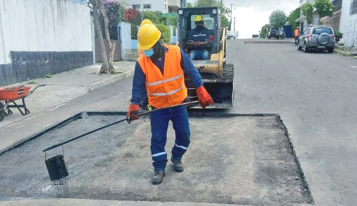 Comienzan obras de rehabilitación vial en Cumbayá y Tumbaco