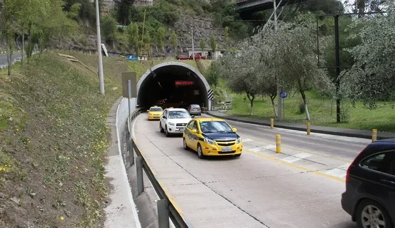 Cierre total de la Av. Oswaldo Guayasamín por trabajos en taludes el 1 y 2 de febrero