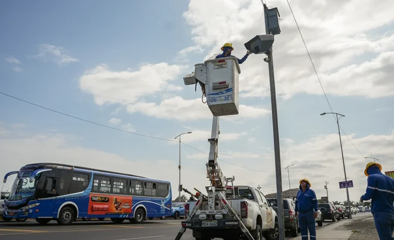 Se clausuran 15 radares de velocidad en Manabí