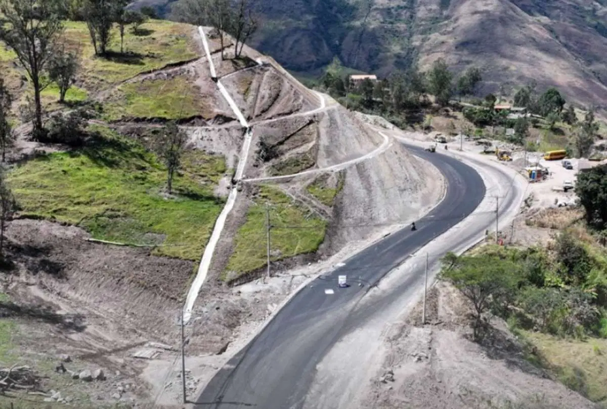 Se adjudica contrato para la segunda fase del mantenimiento de la carretera E59 Cuenca – Girón – Pasaje