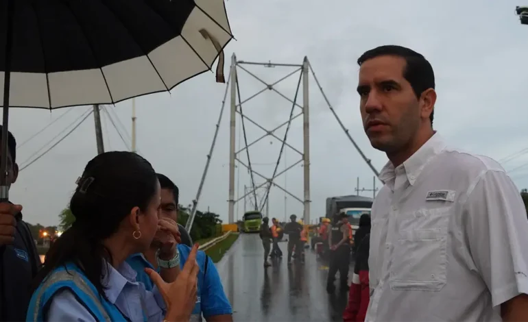 El MTOP contratará una investigación técnica para esclarecer los motivos que llevaron al colapso del puente Gonzalo Icaza Cornejo