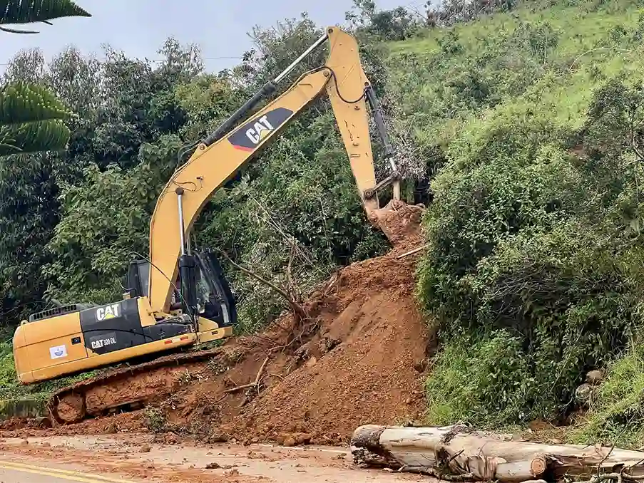 MTOP verifica afectaciones viales en Loja y aumenta la maquinaria para restablecer la conectividad